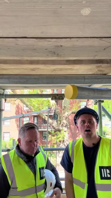 Quick one from a scaffold in London 👷‍♂️  
We asked the site manager what matters most with welfare on a busy job… and 